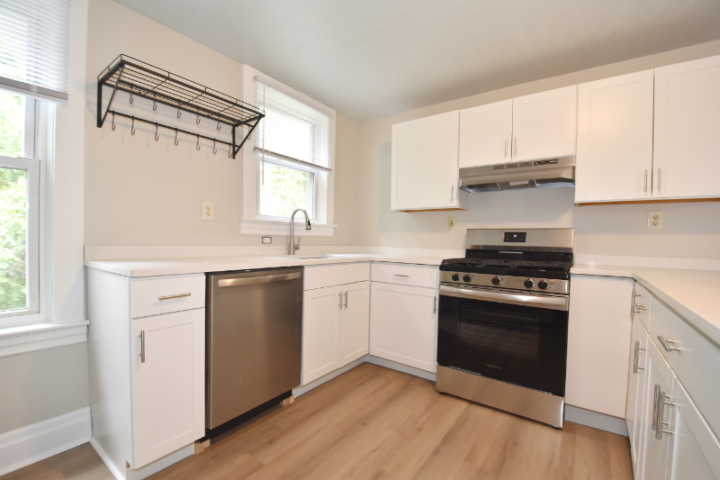 140 Rothesay Ave #2 - Photo 3 of 16