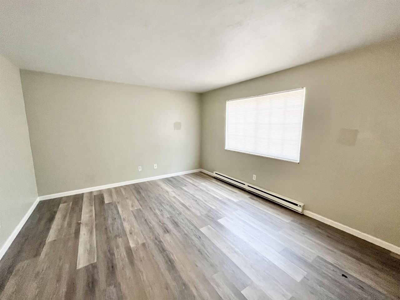 2300 Shadyside Road - Photo 2 of 20