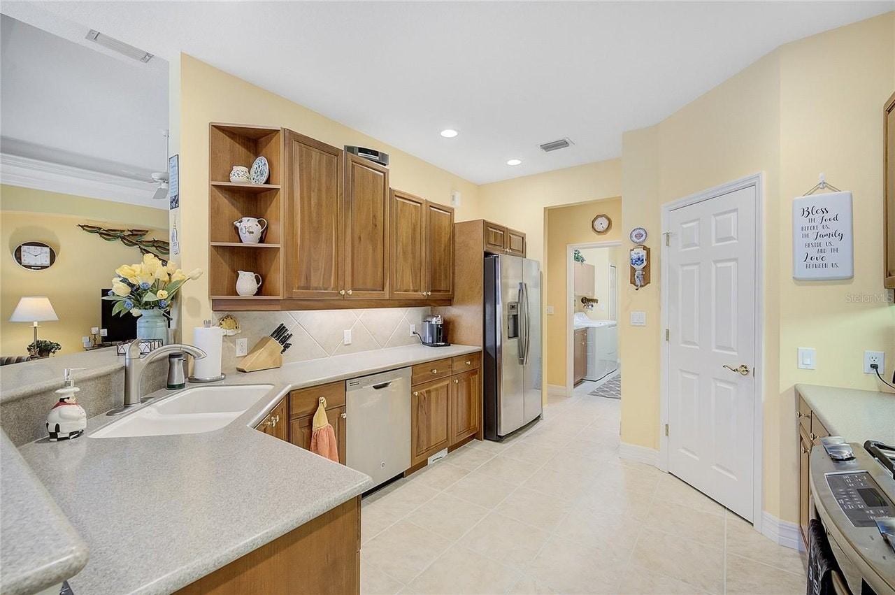 6218 Cormorant Court - Photo 5 of 22