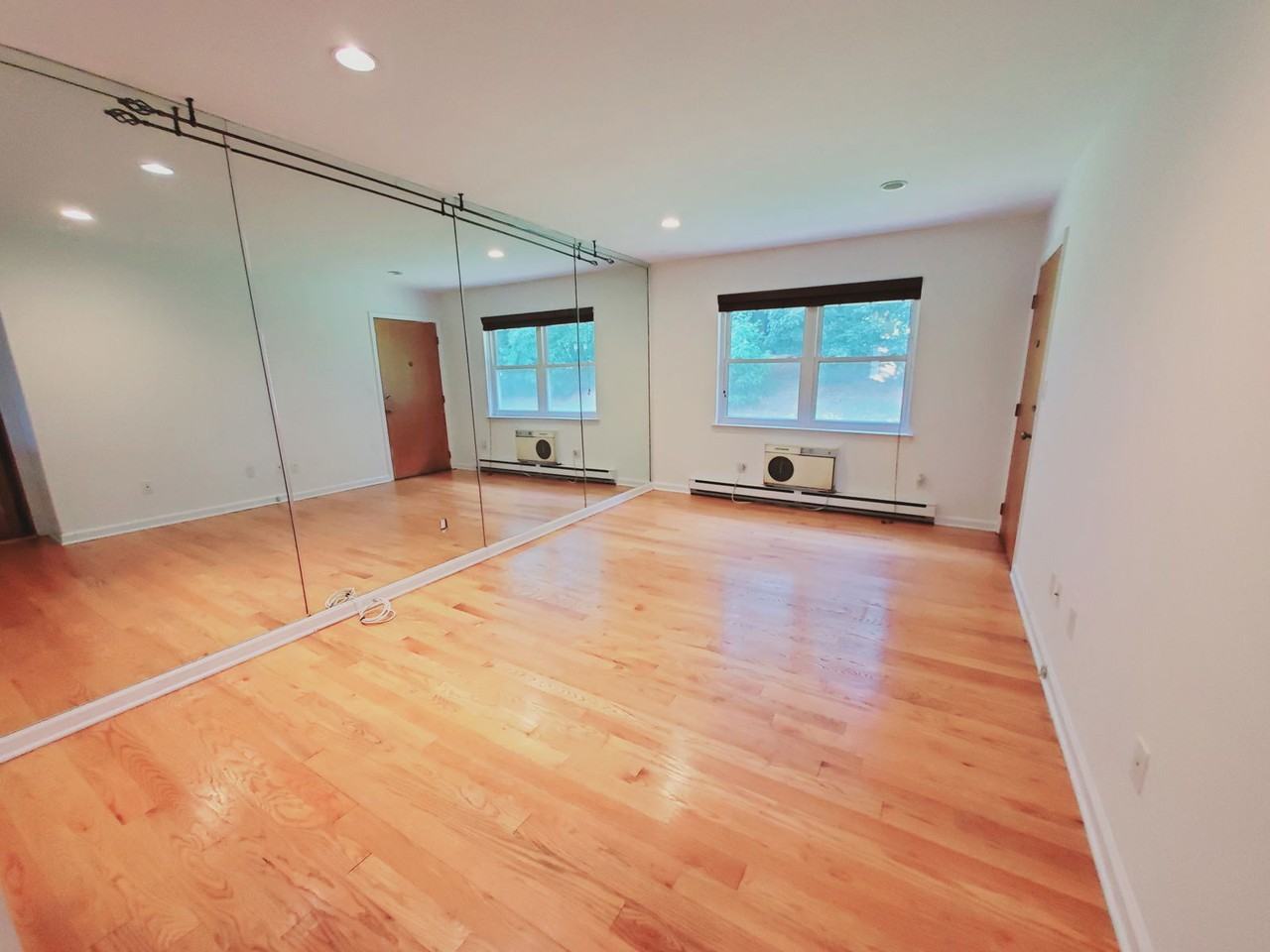 120 Columbus Pl #Q - Photo 3 of 8