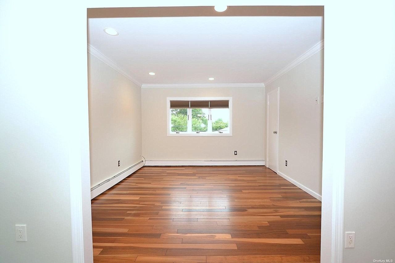 55 Munson Ln - Photo 3 of 14