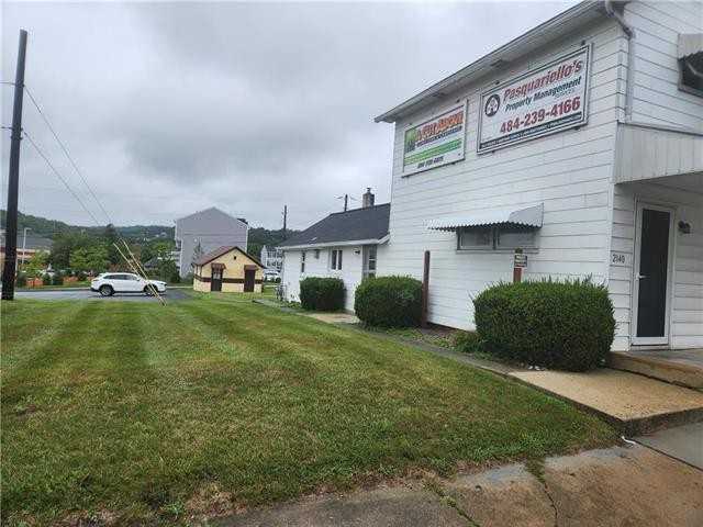2140 Main St - Photo 3 of 23
