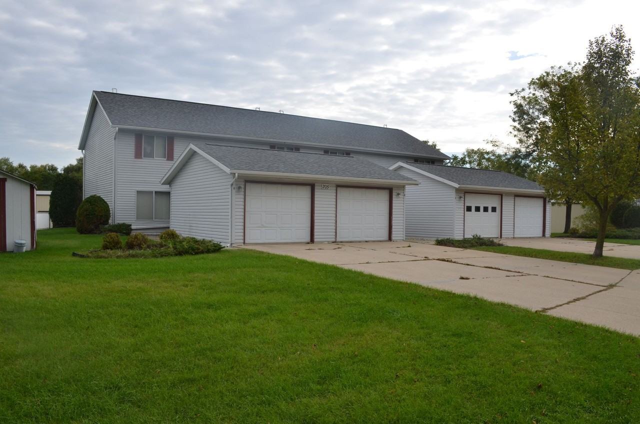 Sunnyfield Townhomes, LLC - Photo 3 of 3