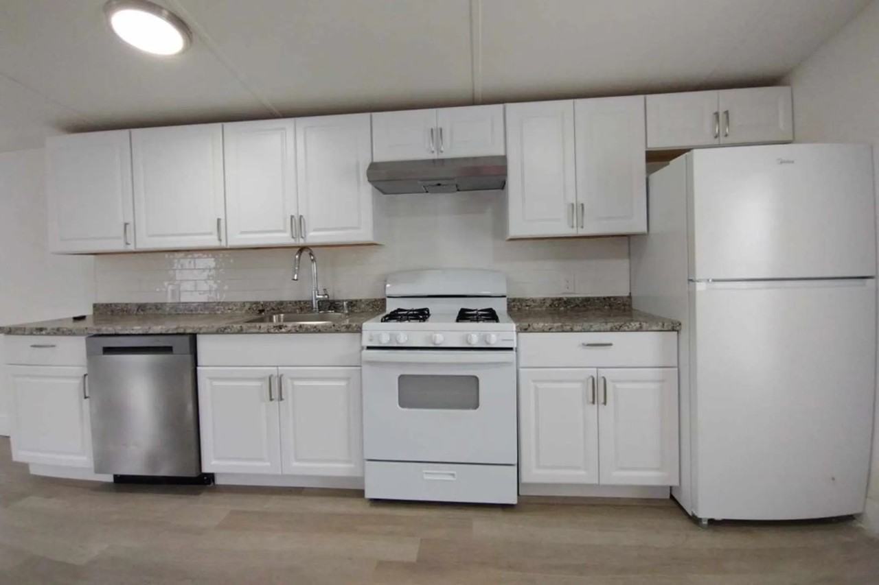 5093 Yorkshire Dr - Photo 3 of 16