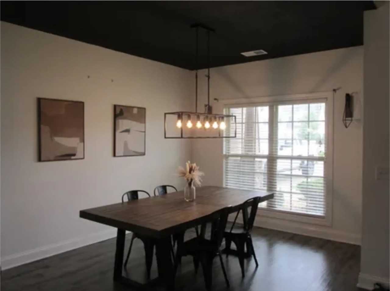 725 Laurel Ln - Photo 3 of 12