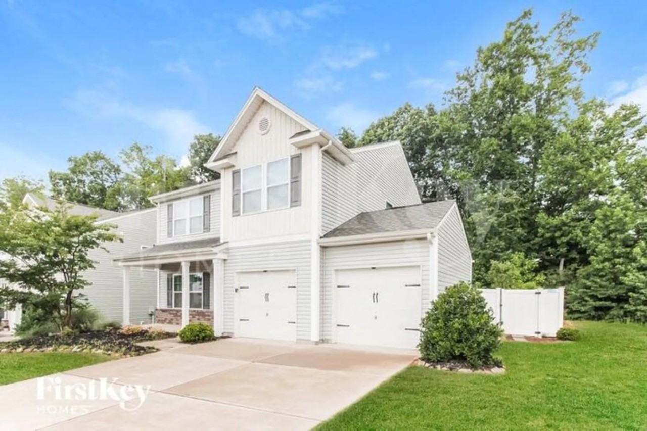 3815 Streamside Dr - Photo 2 of 15