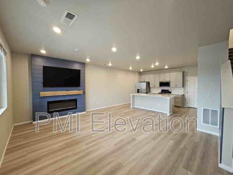 5091 S Robb Ct - Photo 2 of 19