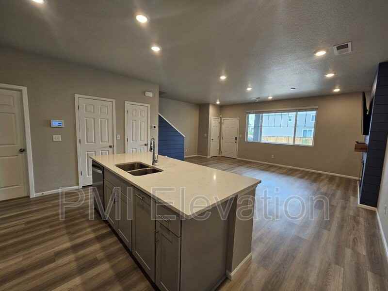 5091 S Robb Ct - Photo 3 of 19