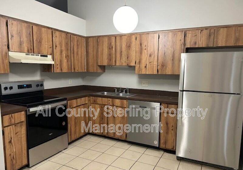 923 Bryan Ct - Photo 2 of 13