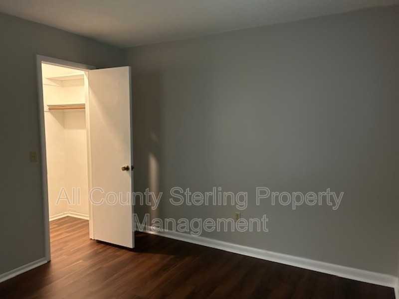 923 Bryan Ct - Photo 7 of 13