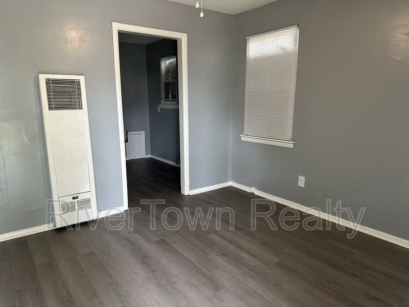 1488 Lake Grove St - Photo 2 of 8
