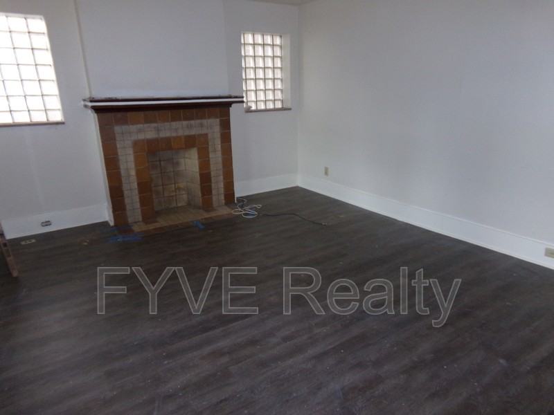 1411 Bellaire Pl - Photo 3 of 23
