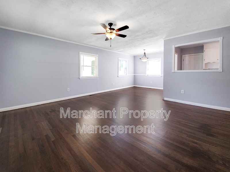 25 Collinson Rd - Photo 3 of 28