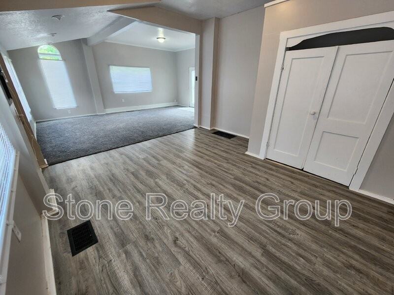 4011 E Linn Ave - Photo 4 of 13