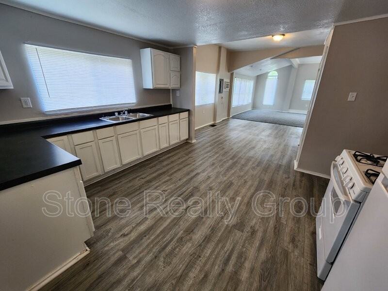 4011 E Linn Ave - Photo 6 of 13