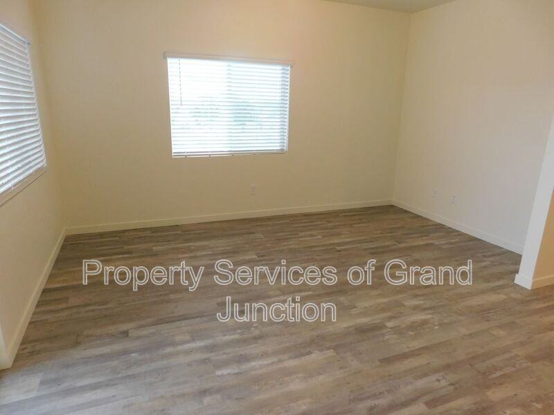 668 Brookwillow Dr #8 - Photo 3 of 13