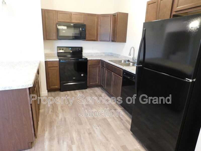 668 Brookwillow Dr #8 - Photo 5 of 13