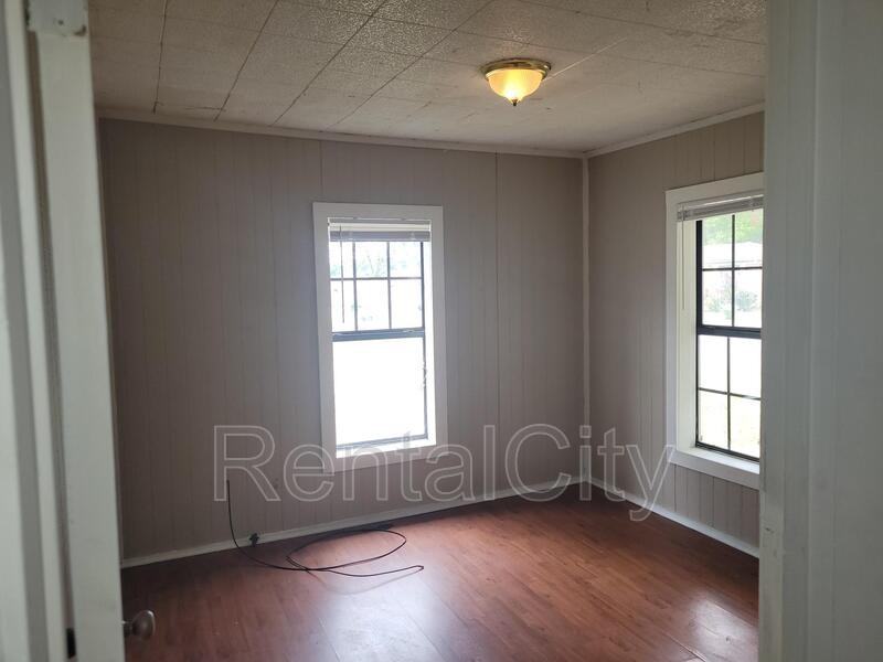 202 Tennyson Ave - Photo 3 of 10