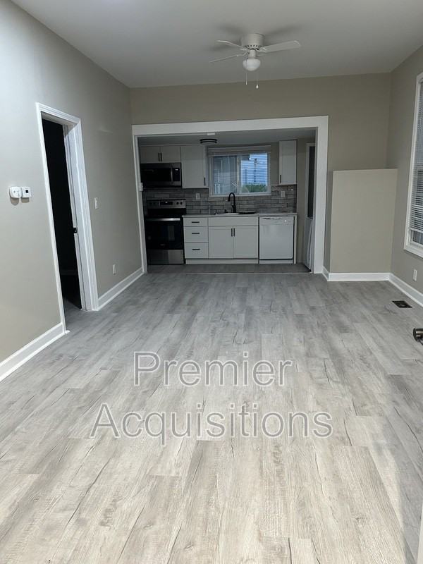 825 Easton St - Photo 2 of 11