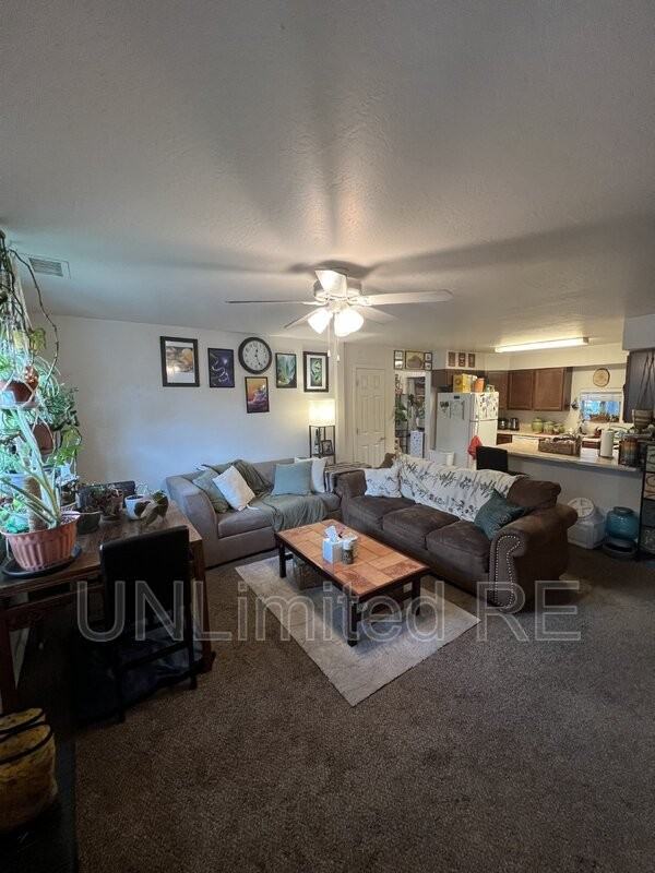 523 E Franklin Ave - Photo 4 of 13