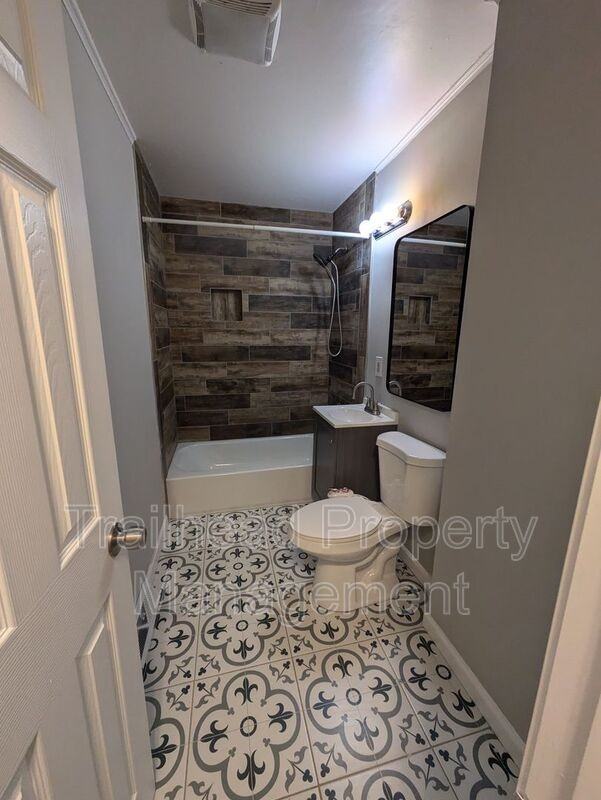 7316 Ne 46th St - Photo 7 of 13