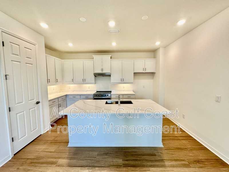 2636 89th Street Cir E - Photo 2 of 17