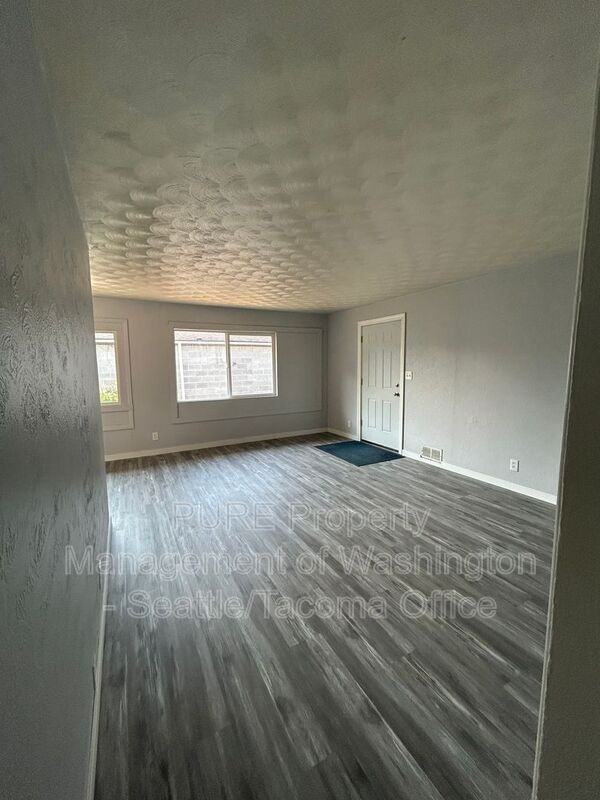 721 S Ainsworth Ave - Photo 4 of 14