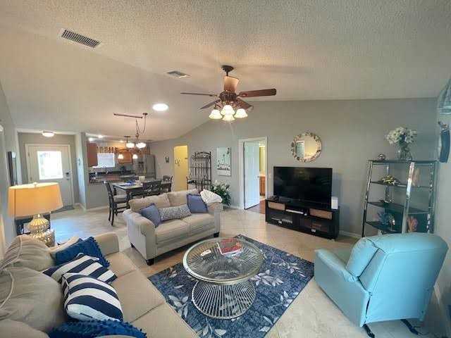 2305 Judson Street - Photo 4 of 17