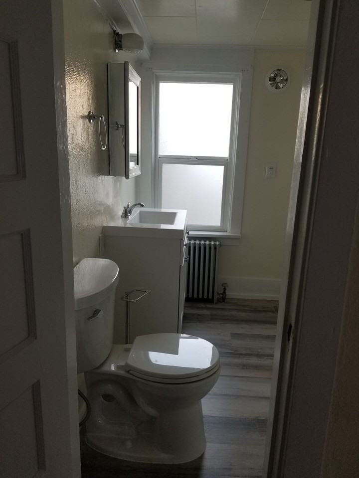 334 W Alder St - Photo 2 of 9