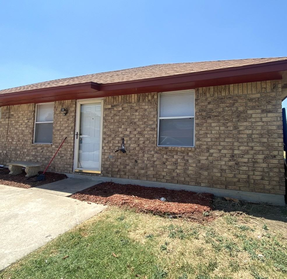 108 Horseshoe Dr - Photo 2 of 2