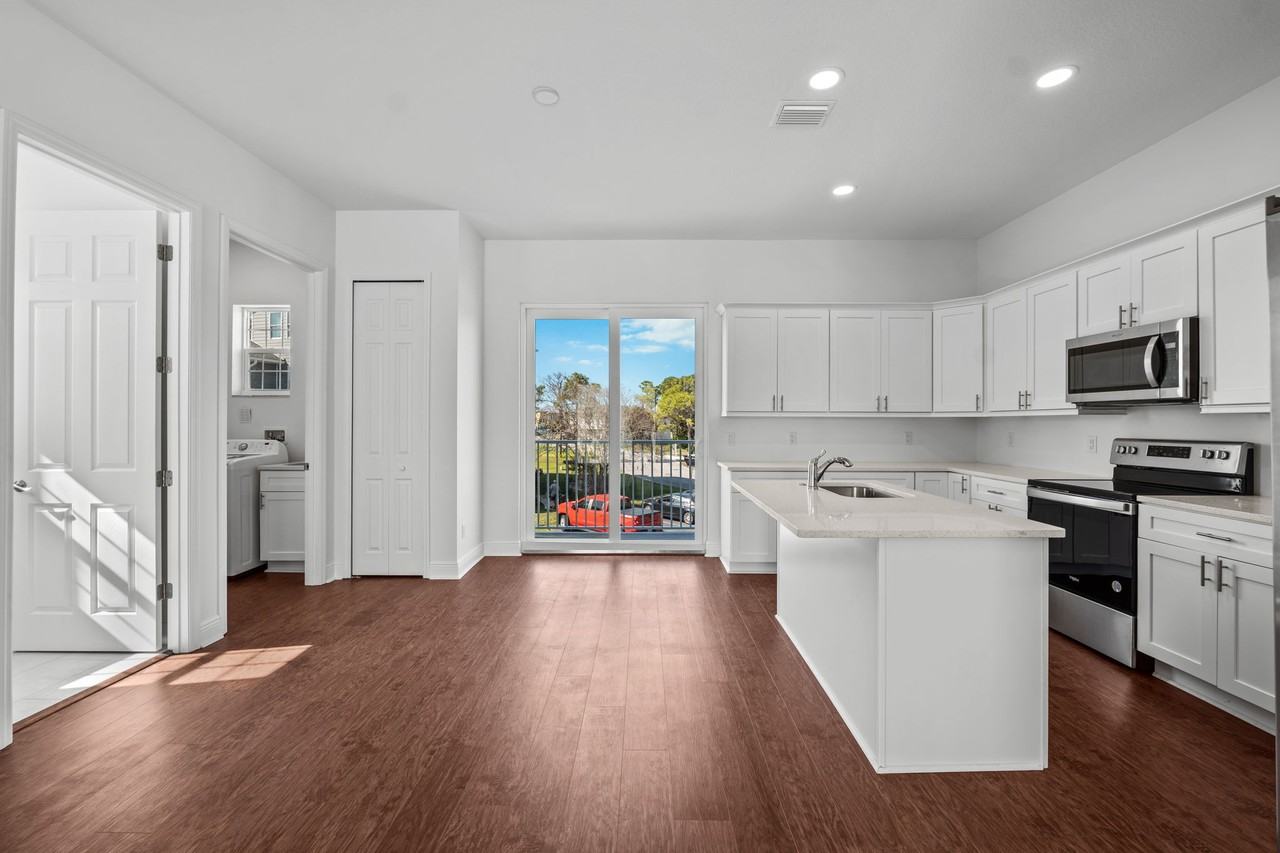 5732 Biscayne Ct - Photo 4 of 32