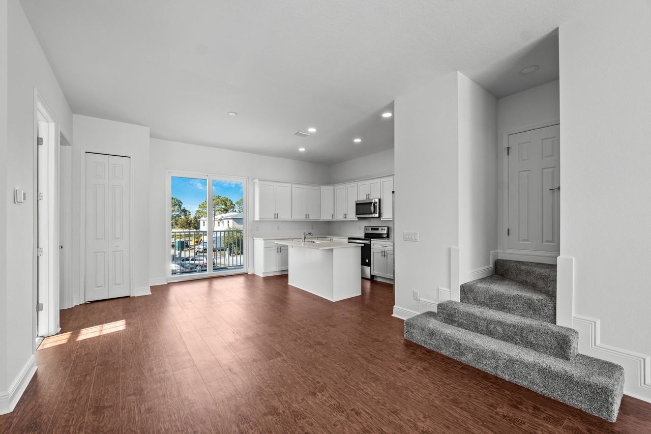 5732 Biscayne Ct - Photo 5 of 32