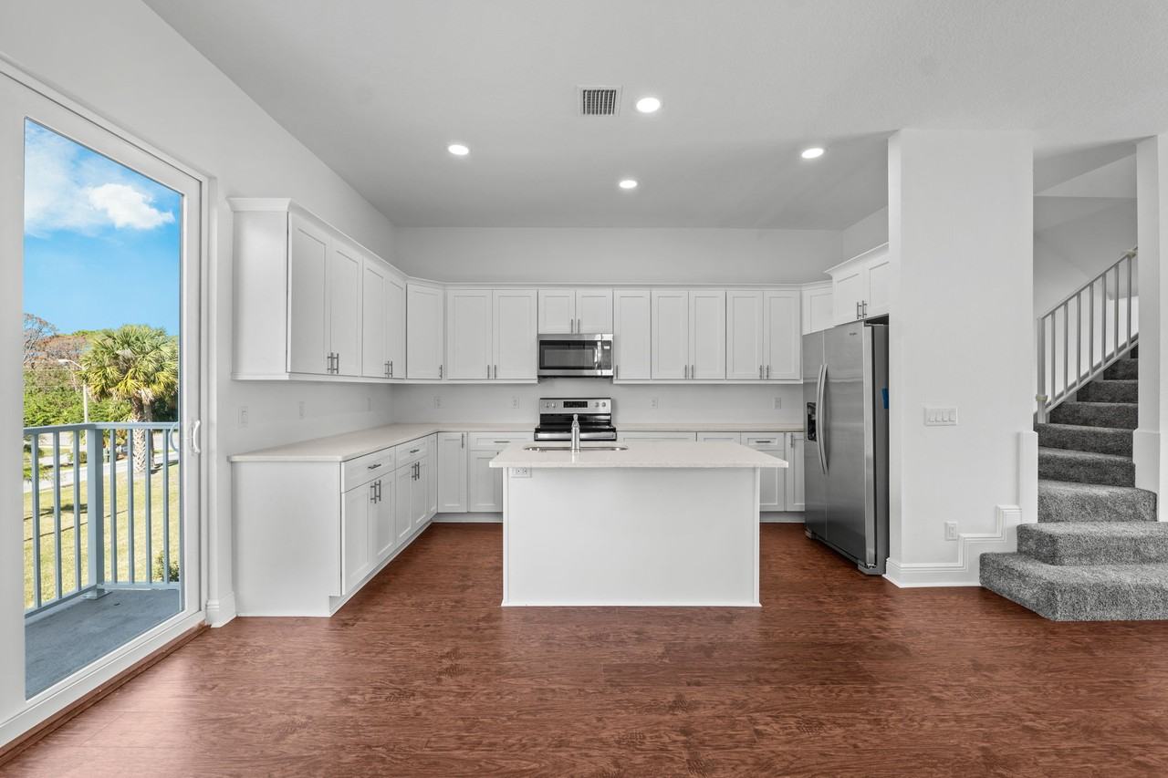 5732 Biscayne Ct - Photo 6 of 32