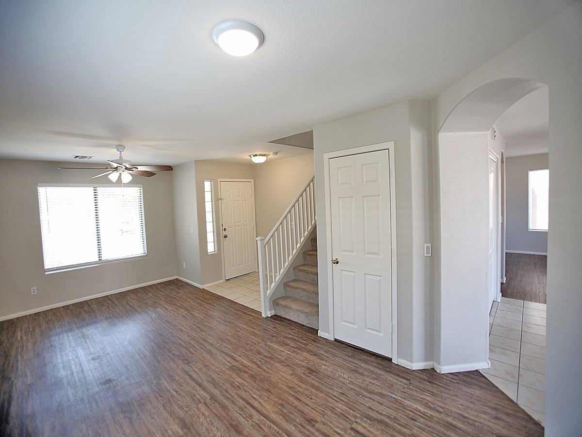 15821 N 165th Ln - Photo 3 of 21