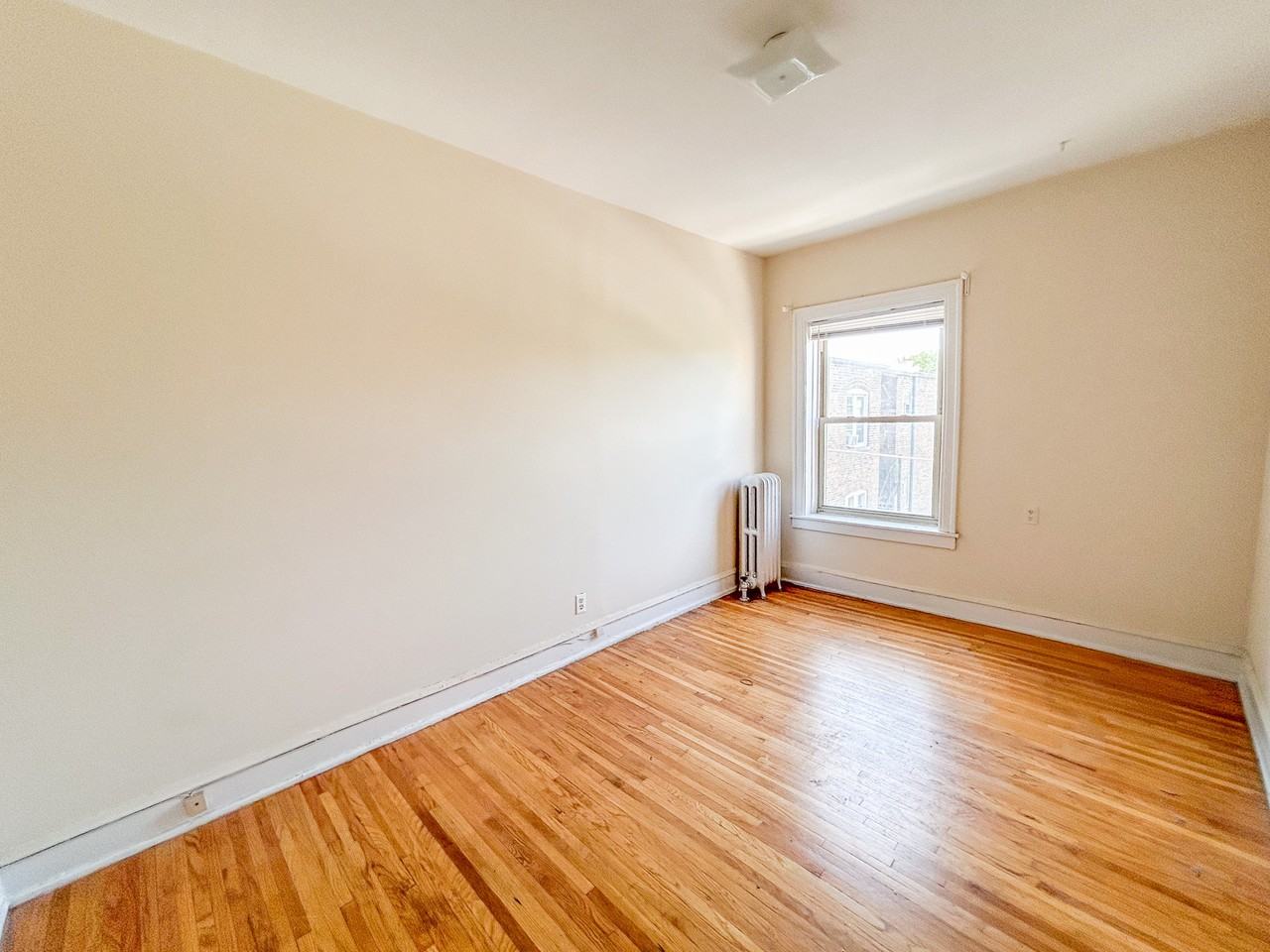 6655 N Ashland Ave #G - Photo 5 of 9