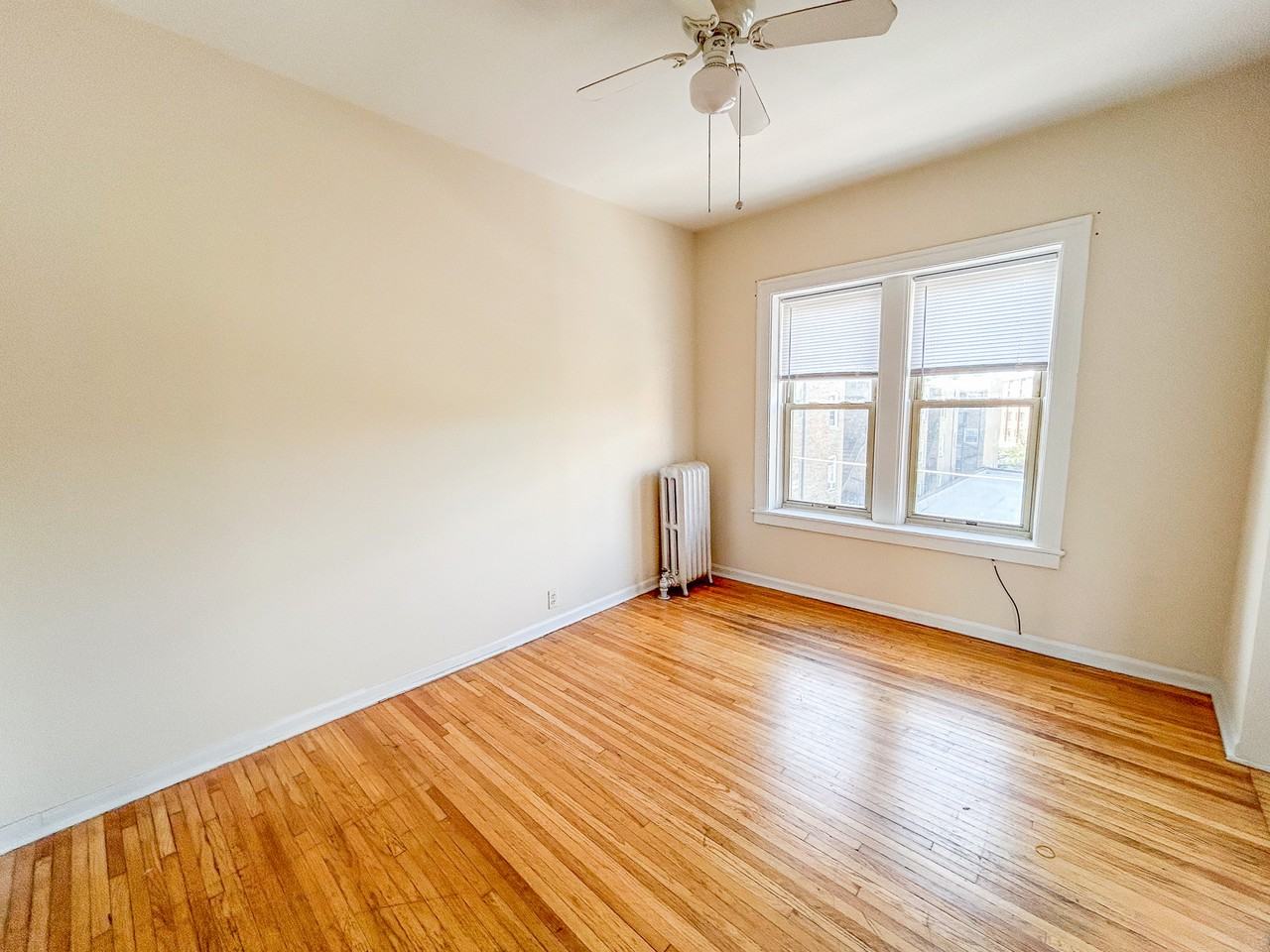 6655 N Ashland Ave #G - Photo 7 of 9