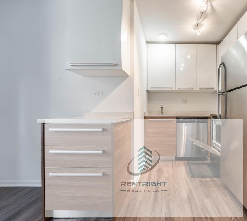 925 W Carmen Ave #3E - Photo 2 of 12