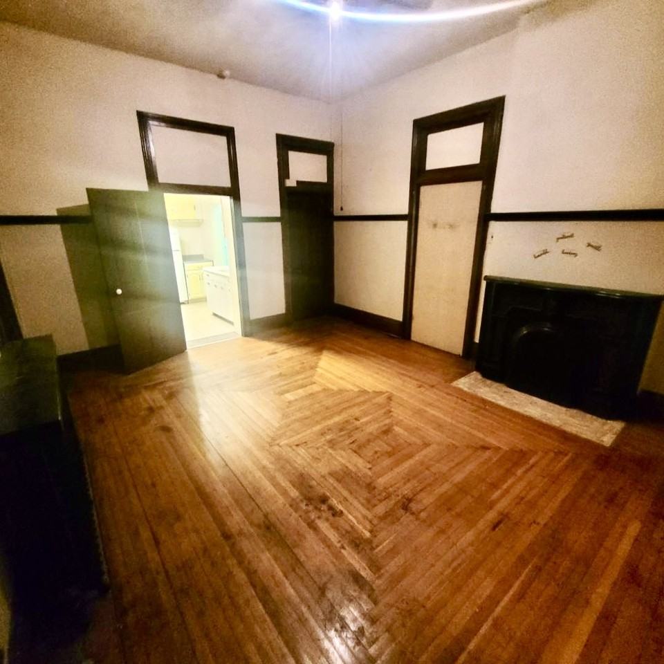 327 N Barron St (HHELLC) - Photo 2 of 34