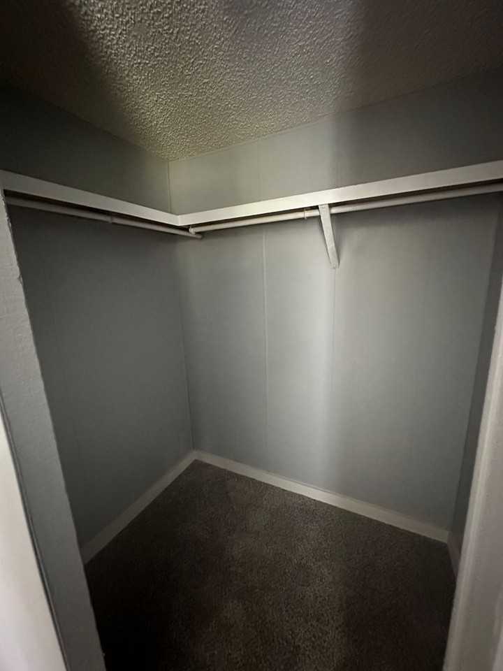 1376 Fleetwood Cir - Photo 5 of 13