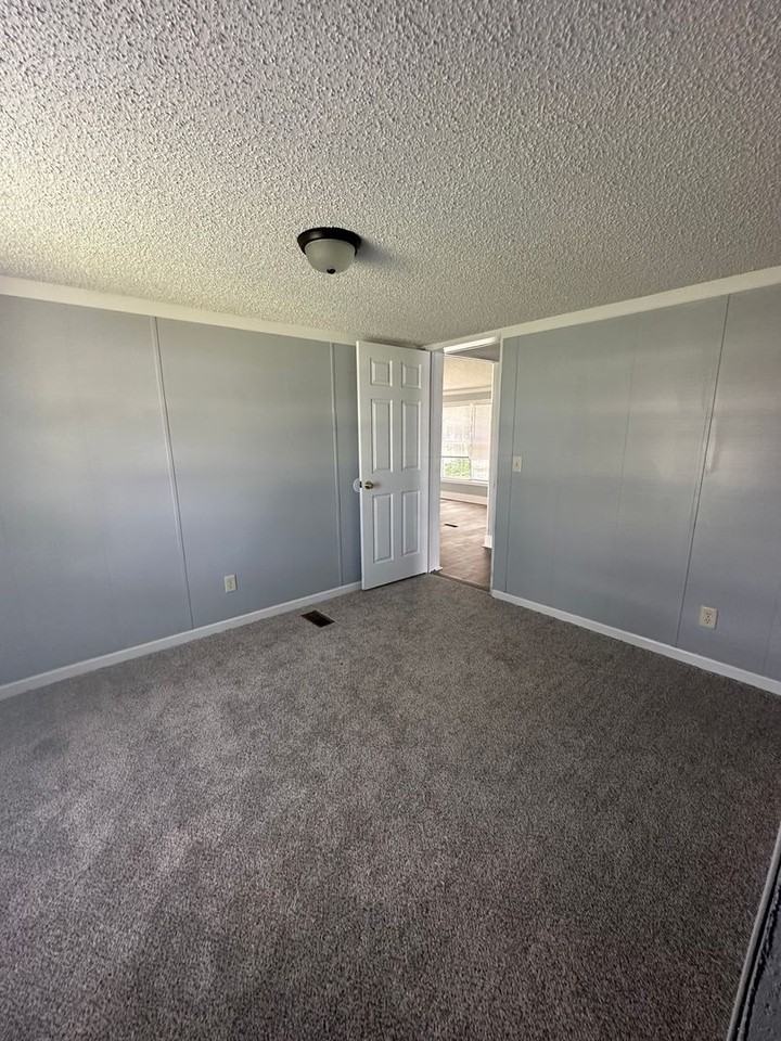 1376 Fleetwood Cir - Photo 6 of 13