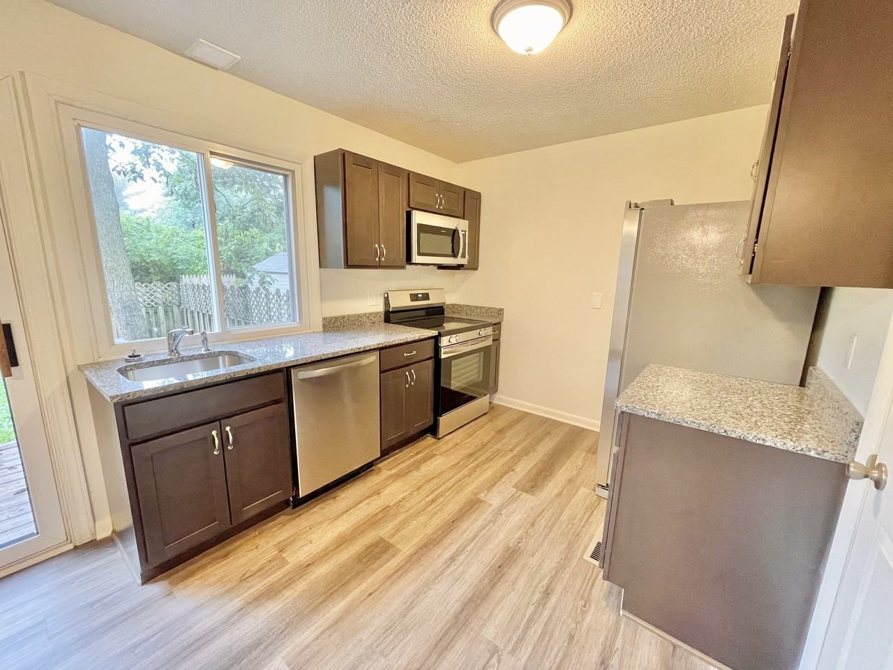 120 Covington Drive - Photo 2 of 27