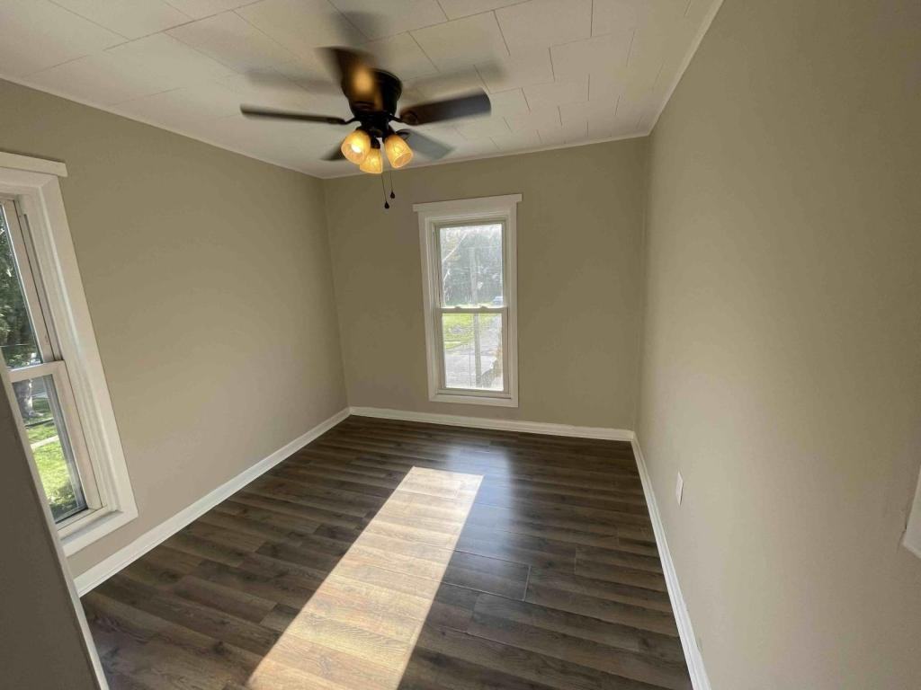 736 S Beeson Dr - Photo 3 of 8