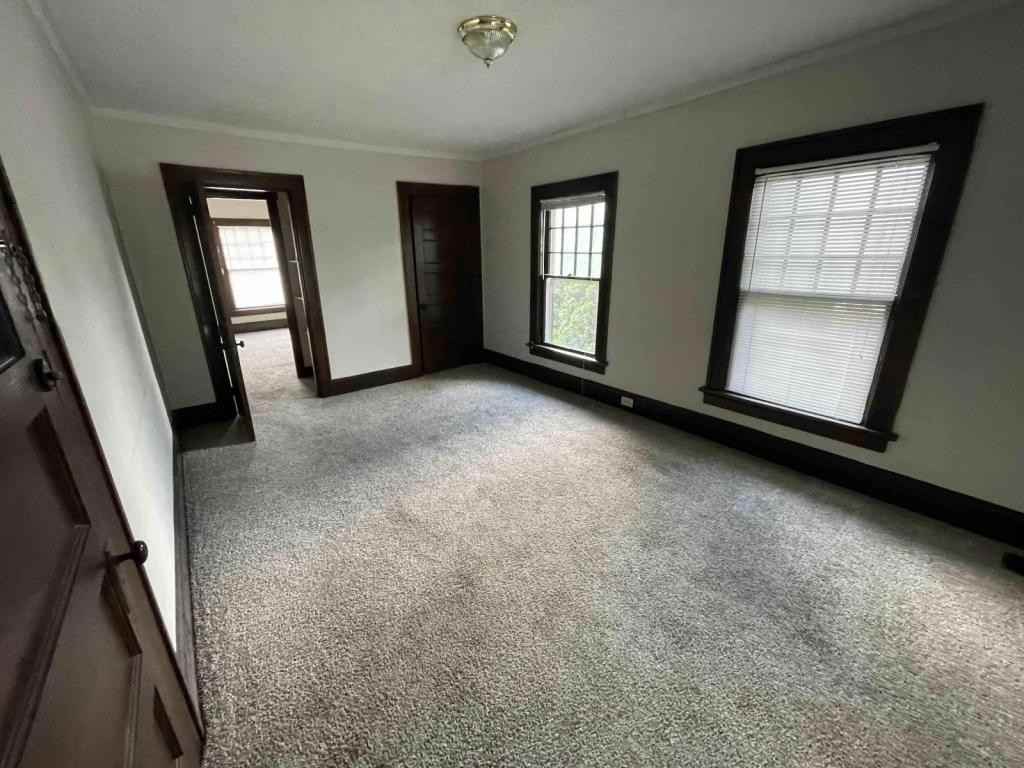 320 1/2 N 10th St - Photo 5 of 8