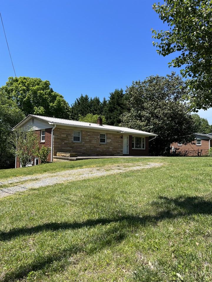 2104 Union Grove Rd - Photo 3 of 15