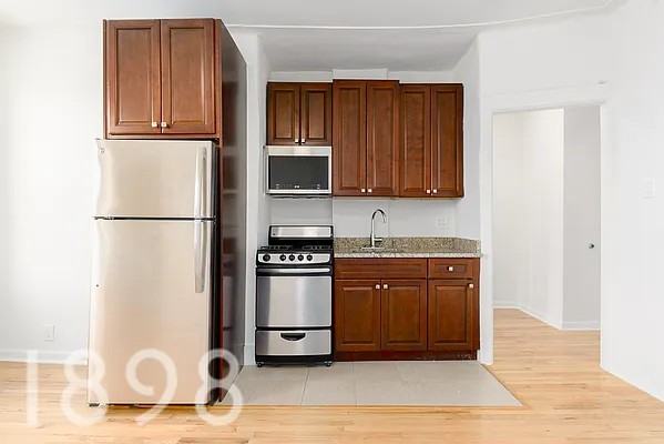 38-05 Crescent Street #5L - Photo 3 of 5