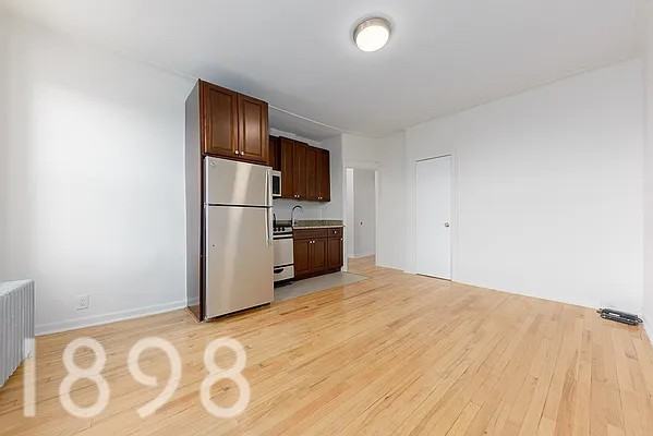38-05 Crescent Street #5L - Photo 2 of 5
