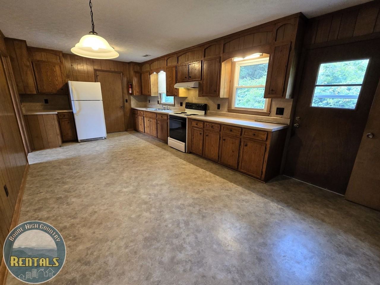 1820 Bamboo Rd - Photo 5 of 17