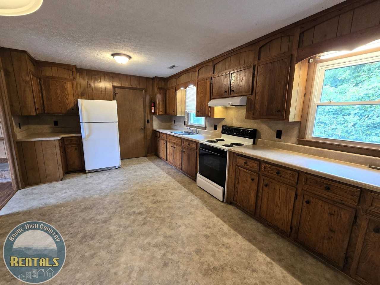 1820 Bamboo Rd - Photo 6 of 17