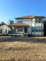 featured image of 423 W Avenue V