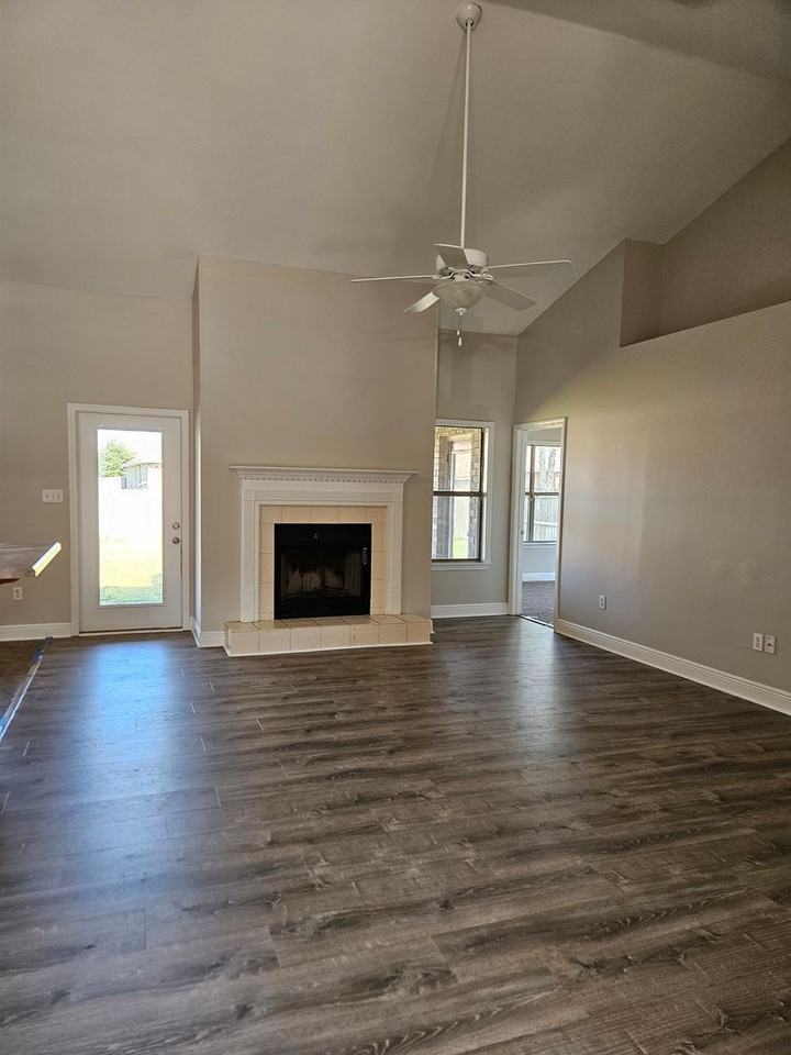 17270 Coventry Estates Blvd - Photo 3 of 32